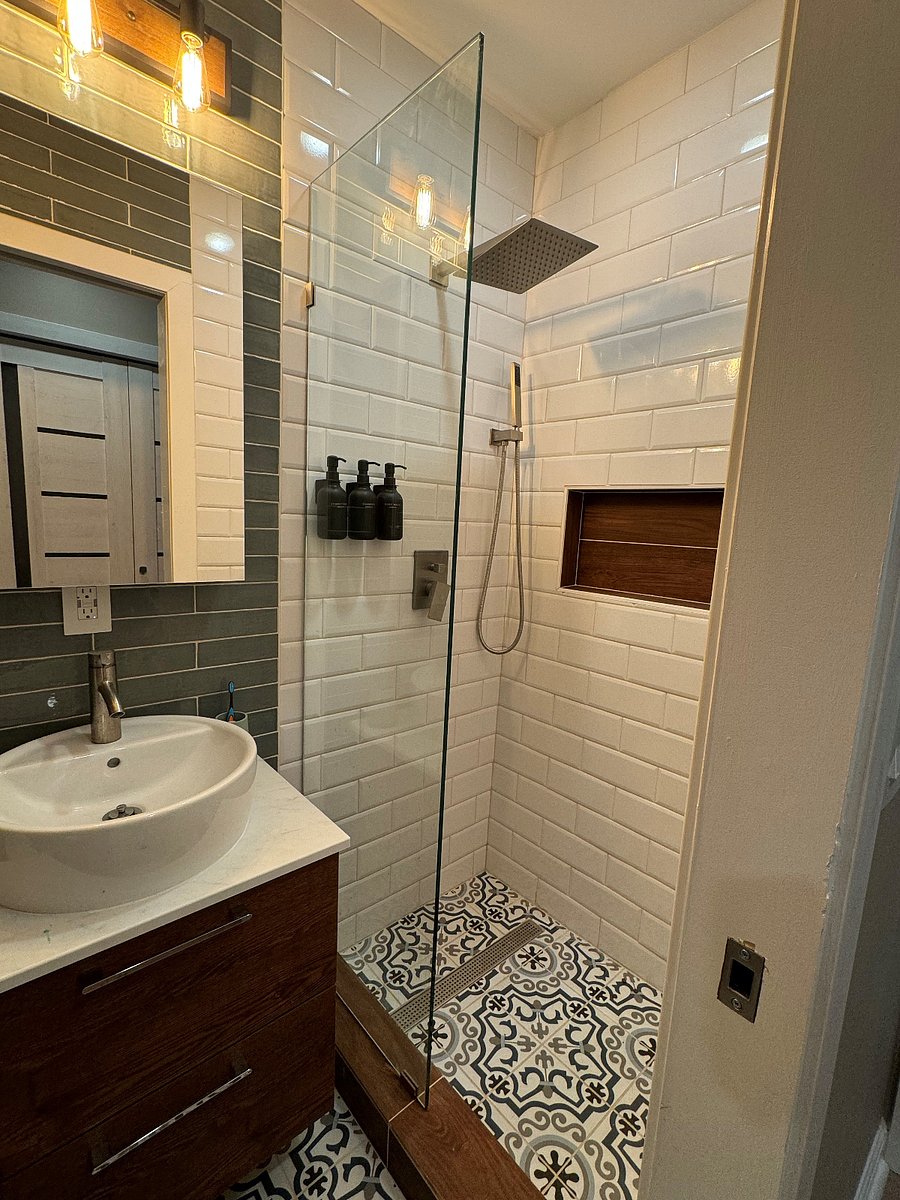 2nd Bathroom