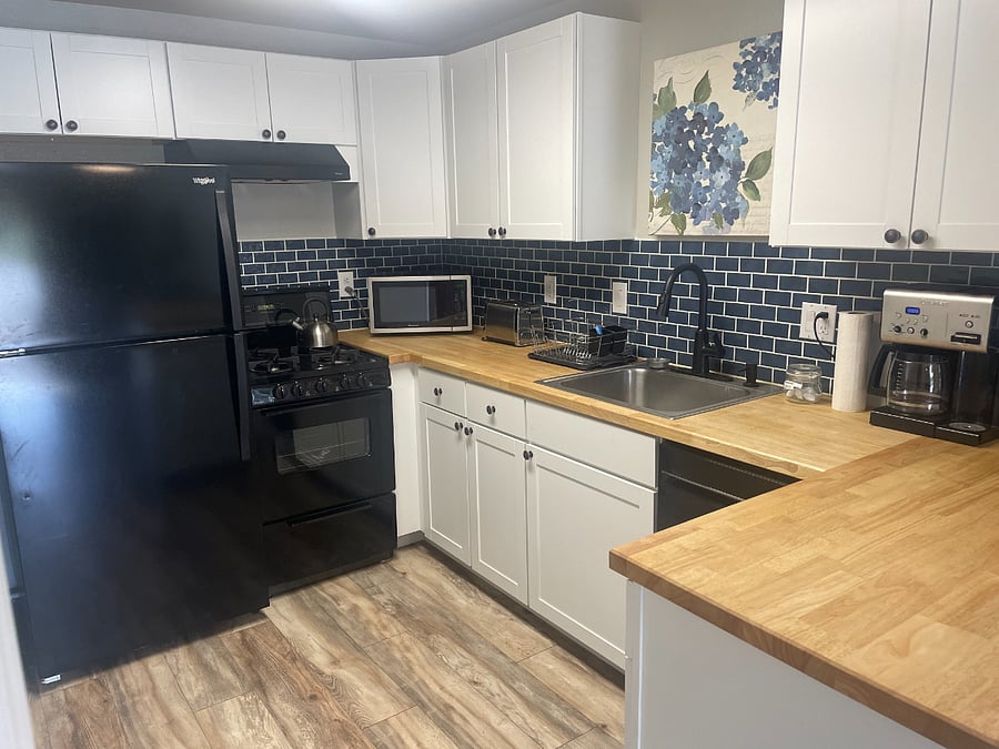 Kitchen w Dishwasher