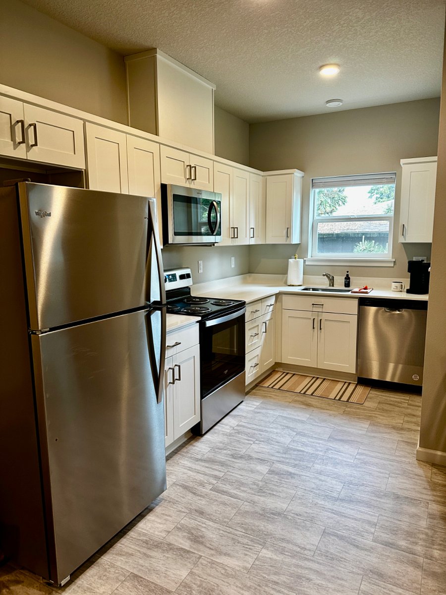 Furnished Finder property 694067_1 photo 12