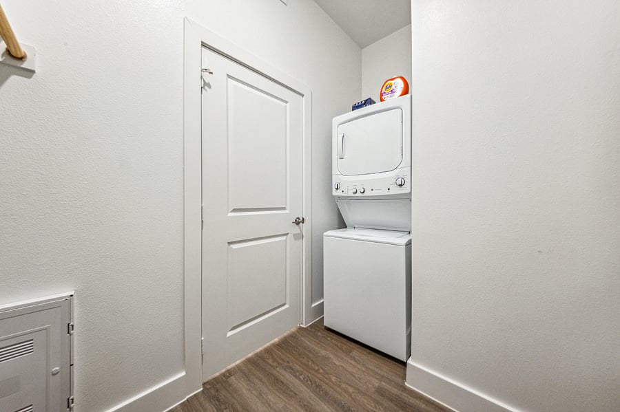 Washer/Dryer in Closet