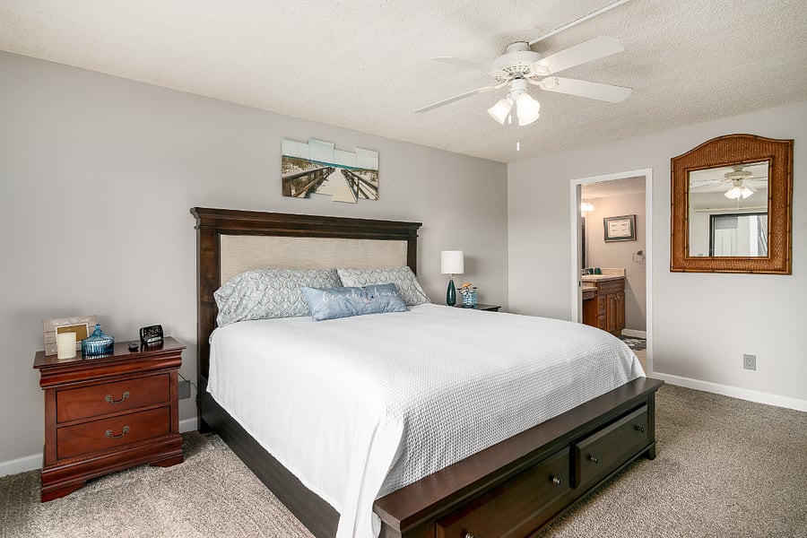 Primary bedroom - King bed