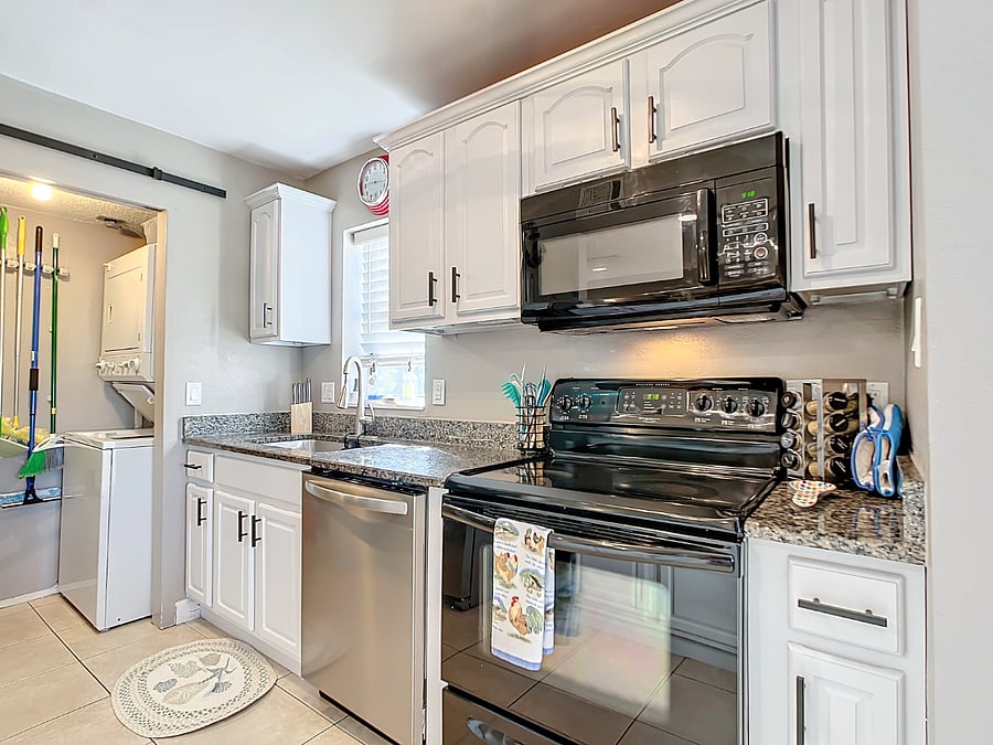 Full kitchen - with washer and dryer in closet.

