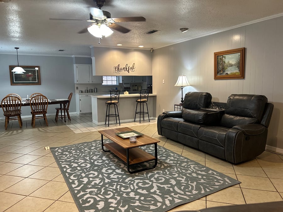 Furnished Finder property 694729_1 photo 3