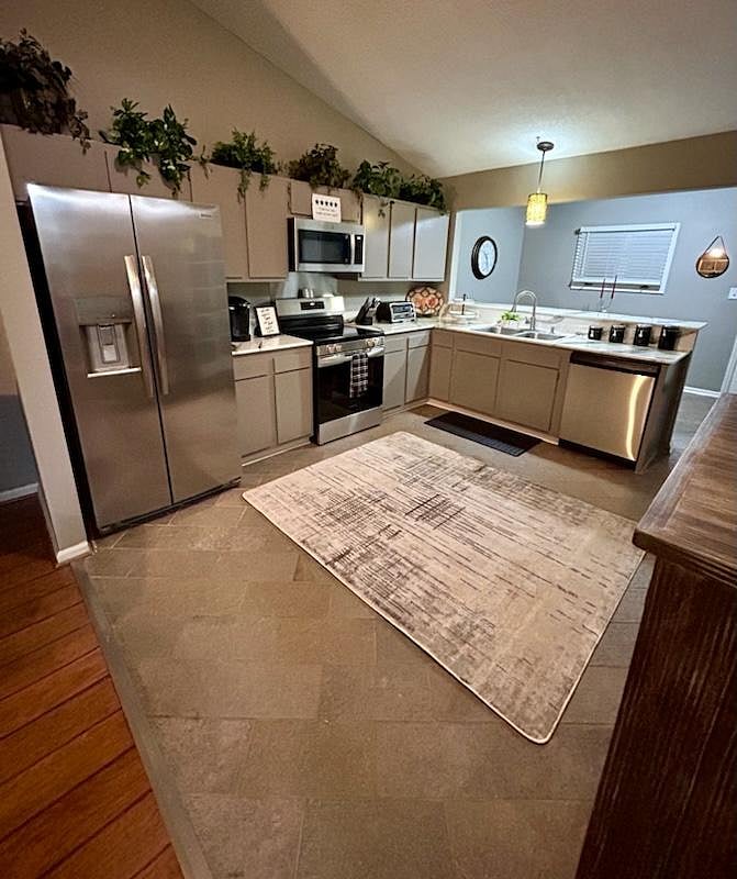 Furnished Finder property 694801_1 photo 5