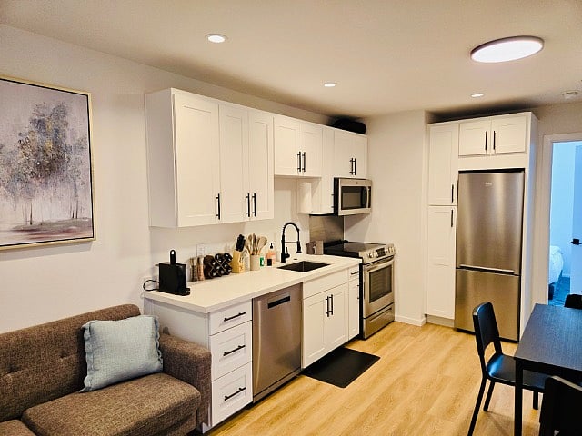 Furnished Finder property 695026_1 photo 7