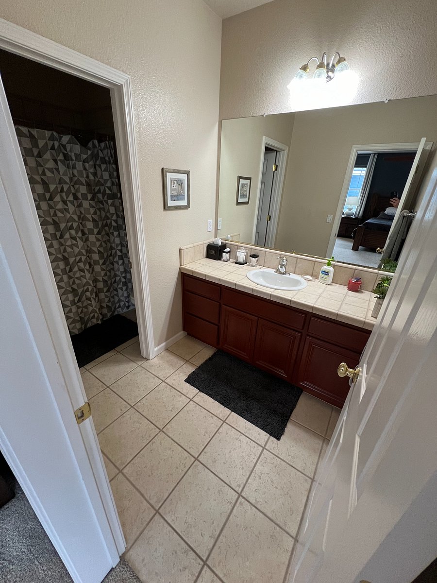 Room for rent private full bathroom