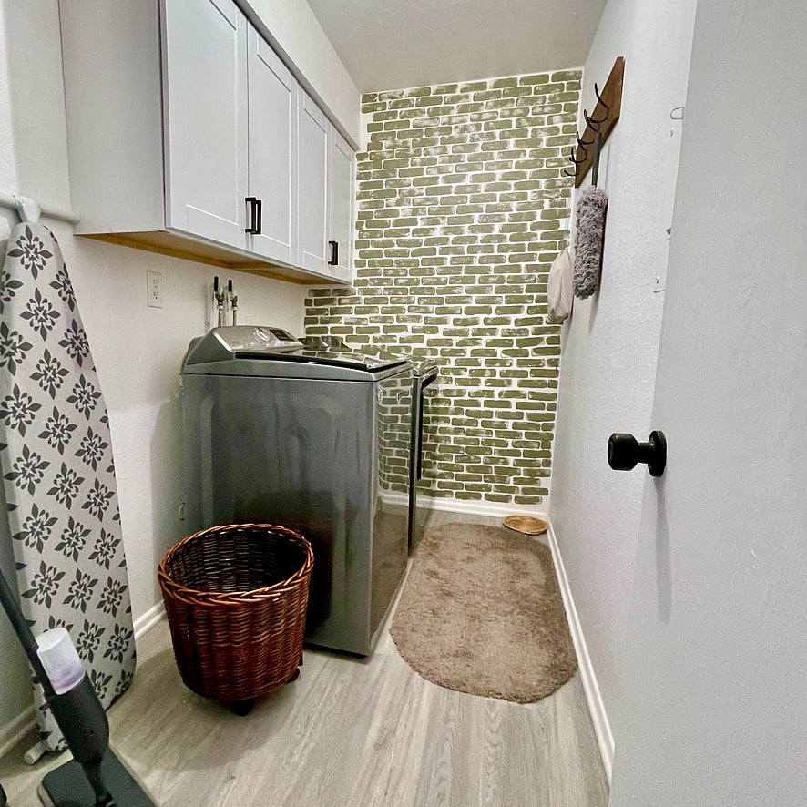 Full Sized Washer and Dryer!