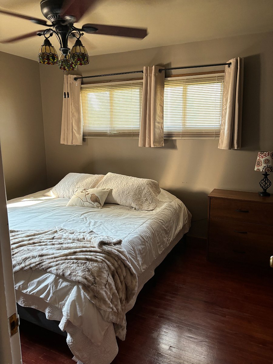 Upstairs Bedroom - King