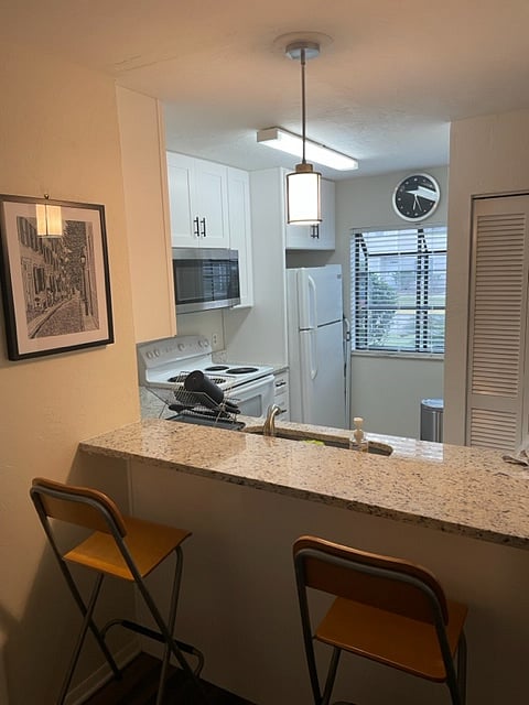 Furnished Finder property 695493_1 photo 7