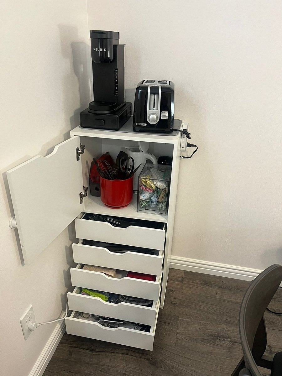 Coffee maker with starter coffee pods and sugar, toaster, electric kettle, electric can opener, electric mixer, silverware, kitchen utensils (baking items, kitchen towels, knives, pizza cutter, wine opener, potato musher, vegetable peeler, Meat tenderizer mallet, manual can opener, cheese grater, cake knives set, and more cooking utensils).