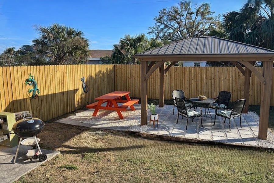 Furnished Finder property 695555_1 photo 18
