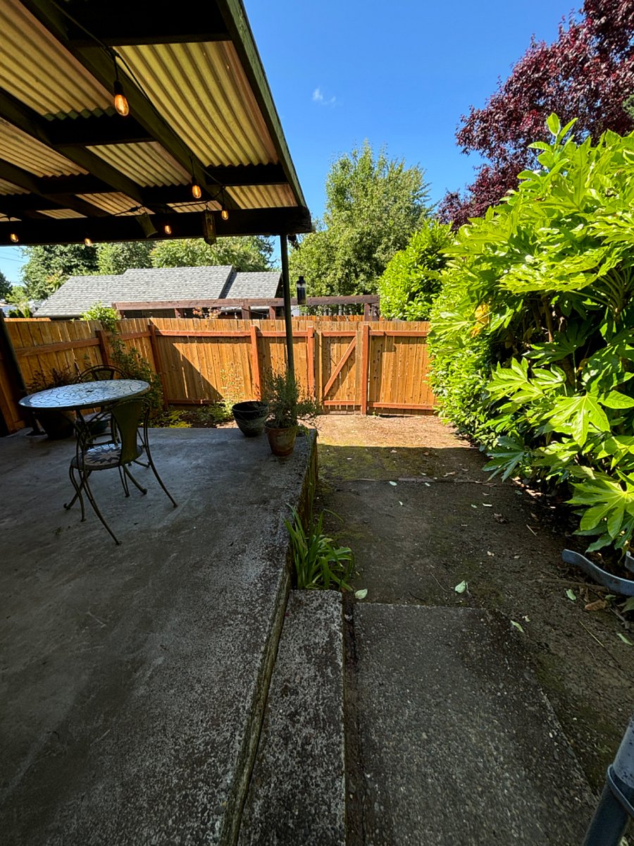 Furnished Finder property 695560_1 photo 17