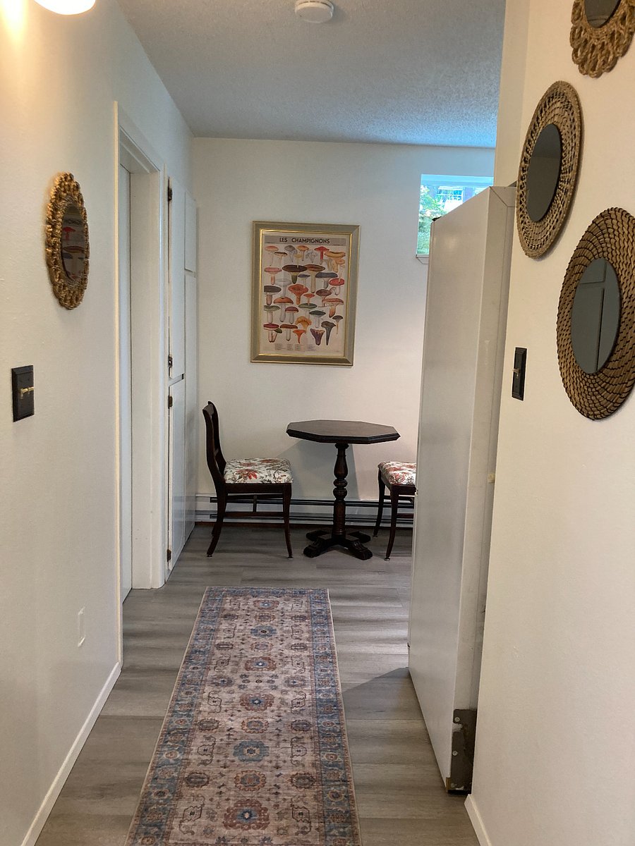 Hall to Kitchen and eating table in kitchen.