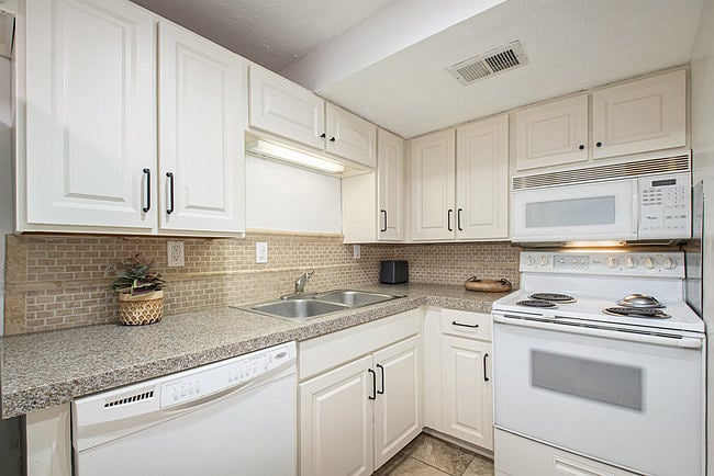 Furnished Finder property 695698_1 photo 9