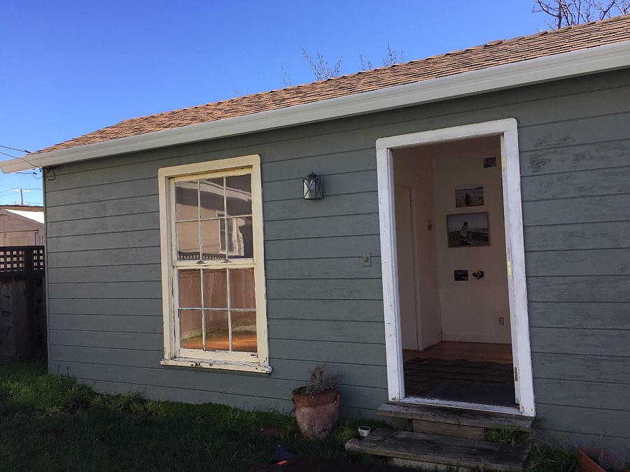 Bonus room / Backyard cottage. Simple, quiet, private, 200 SQF.  Has strong wifi signal. Listen to the birds while you work.
