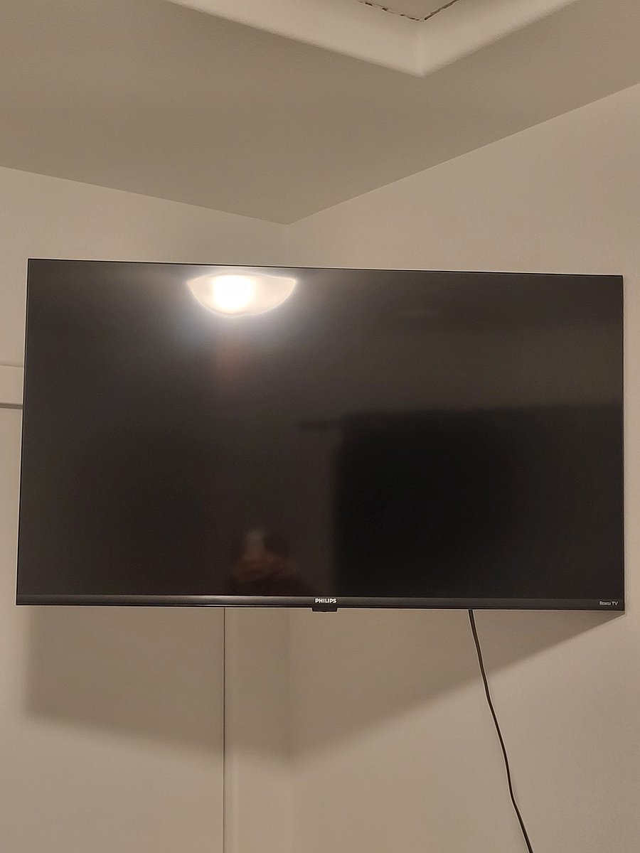 Smart TV with high speed WiFi and premium channels