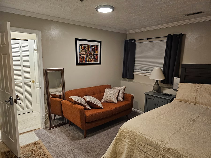 Furnished Finder property 695900_1 photo 4