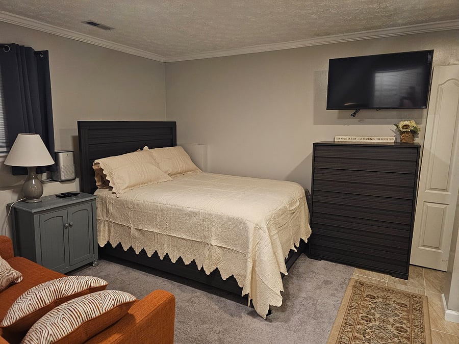 Furnished Finder property 695900_1 photo 5