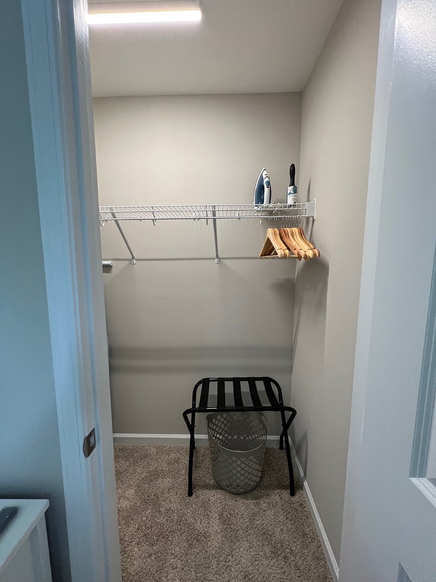Low Country Theme Bedroom: Walk-in Closet