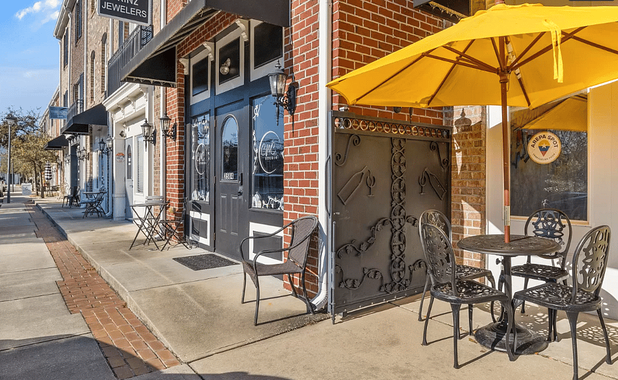 Entrance to Development: Boutique retail space