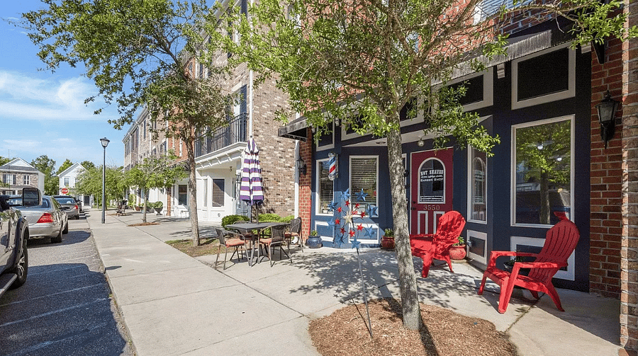 Entrance to Development: Boutique retail space
