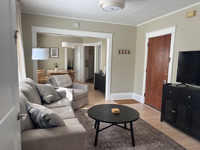 Furnished Finder property 696168_2 photo 6