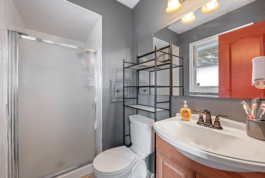 Master bedroom bathroom