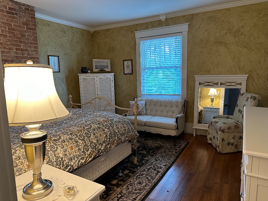 1st bedroom