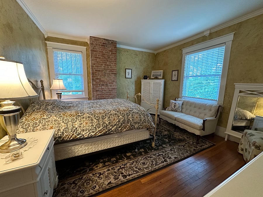 1st bedroom