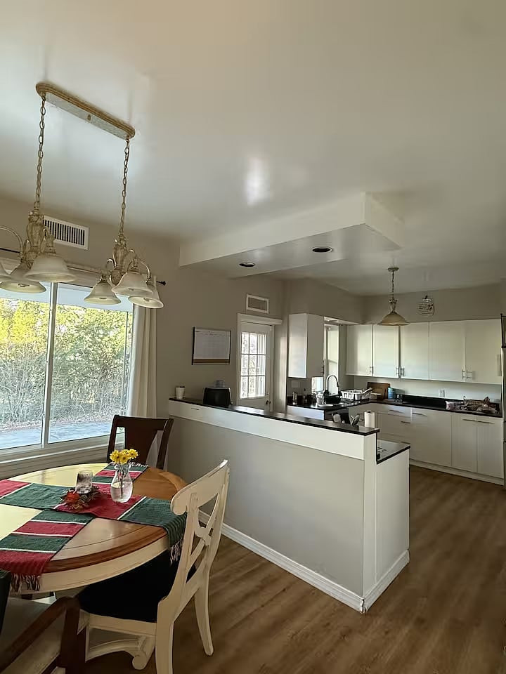 Furnished Finder property 696328_1 photo 4