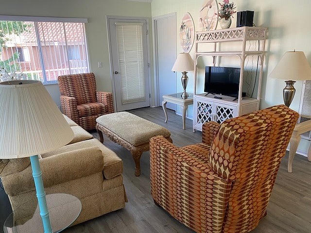 Furnished Finder property 696412_1 photo 3