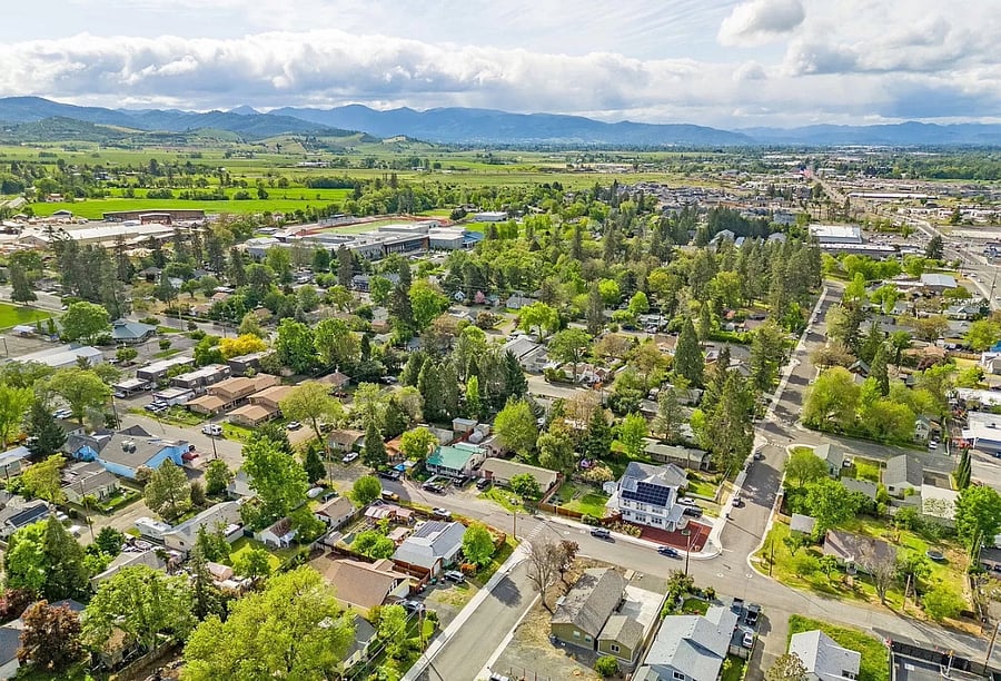 The neighborhood, looking north.