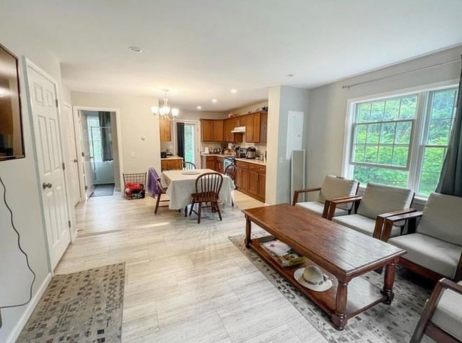 Furnished Finder property 696720_1 photo 3