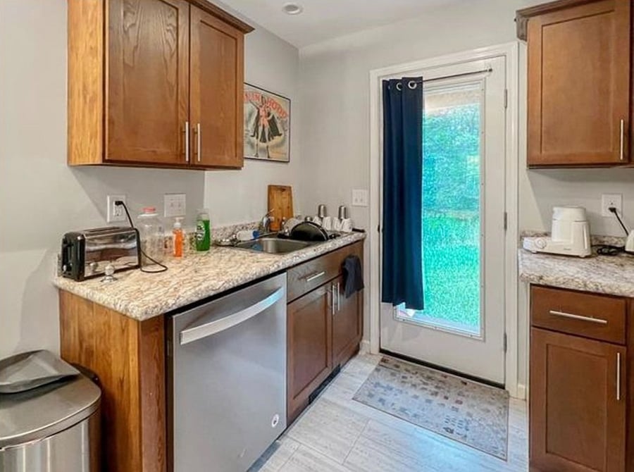 Furnished Finder property 696720_2 photo 9