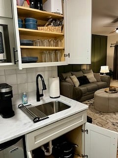 Furnished Finder property 696877_1 photo 6