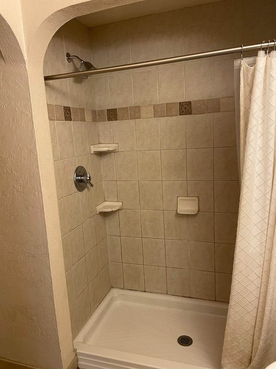 Downstairs walk-in-showe