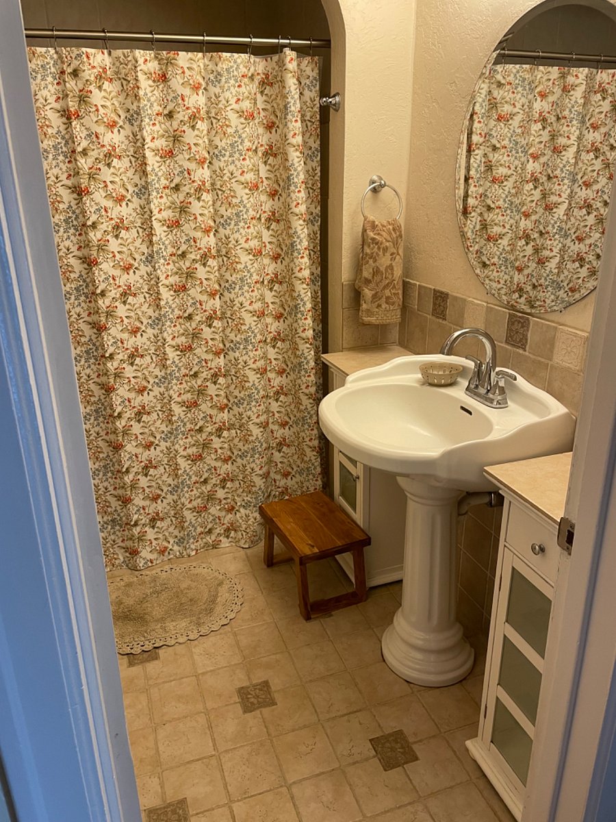 Furnished Finder property 697005_1 photo 25