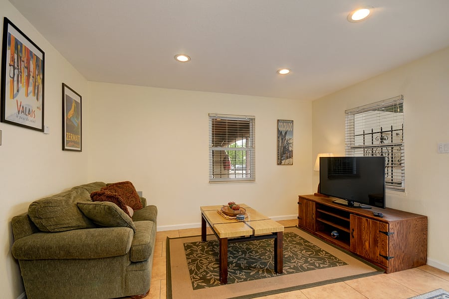 Furnished Finder property 697150_1 photo 3