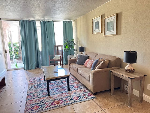 Furnished Finder property 697193_1 photo 6