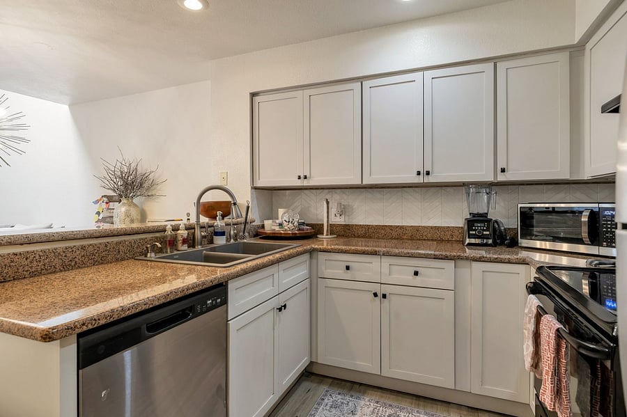 Furnished Finder property 697303_1 photo 6