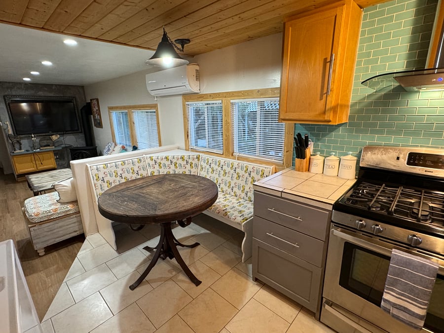 Furnished Finder property 697393_1 photo 6