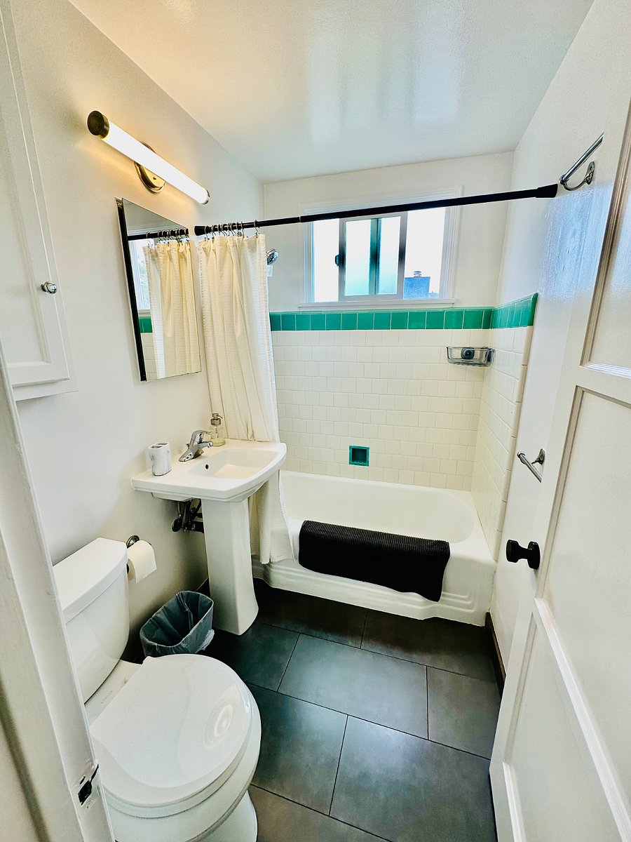 Furnished Finder property 697680_1 photo 17