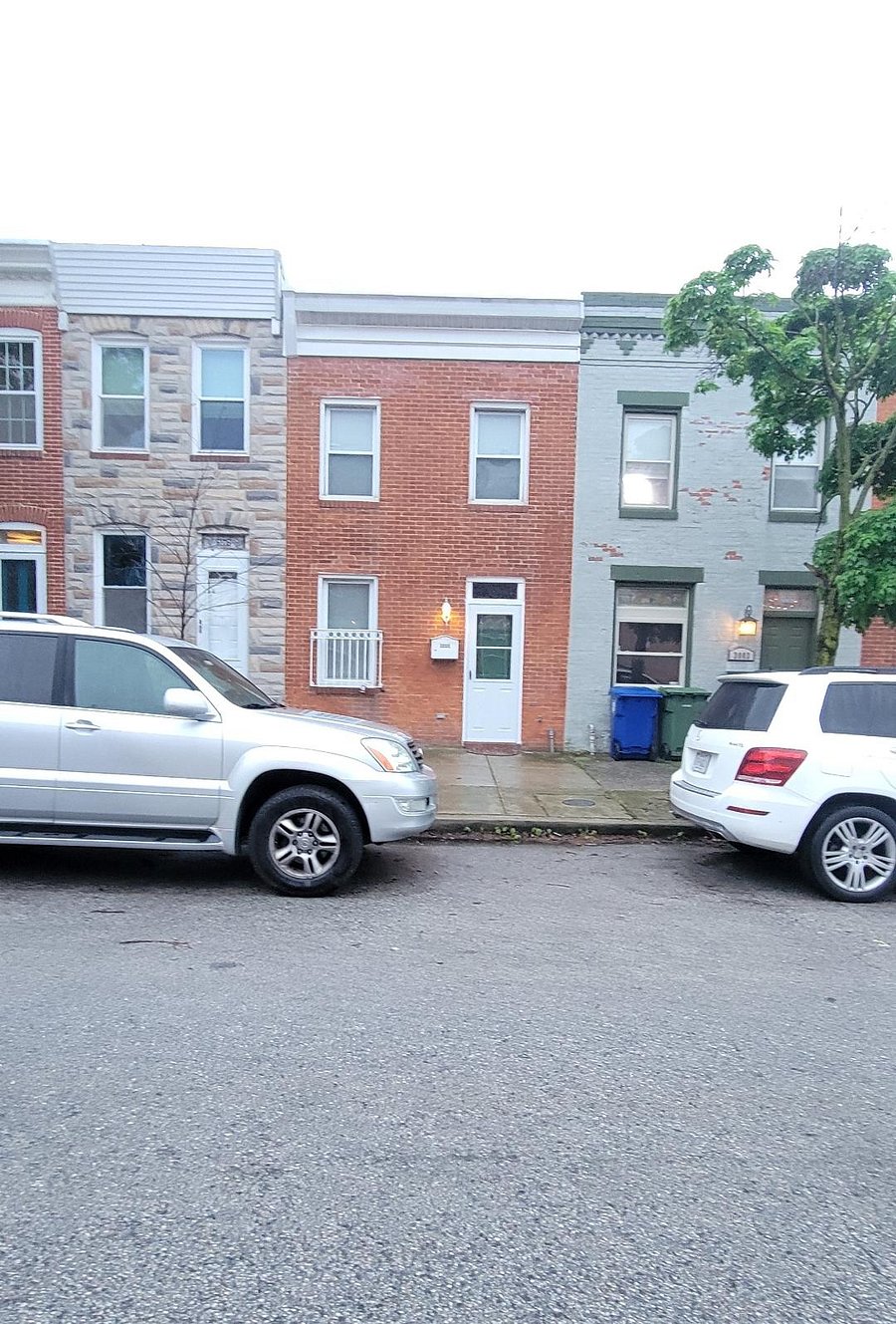 Ample street parking. No worries.