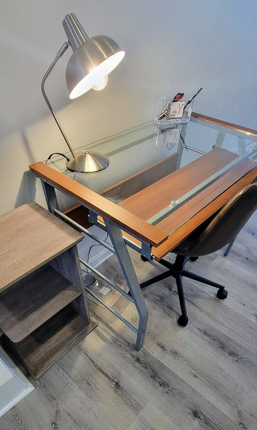 Work station