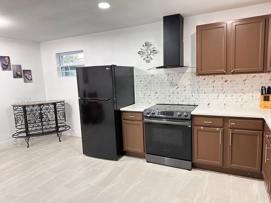 Full Kitchen