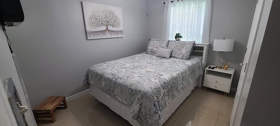 Bedroom 2 with Queen size bed