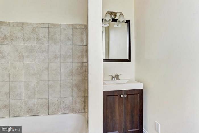 Furnished Finder property 697939_1 photo 5