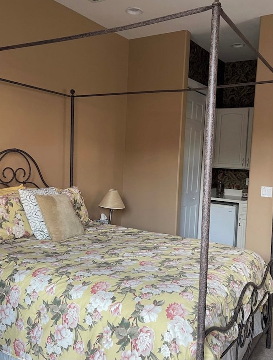 Cabana with queen bed