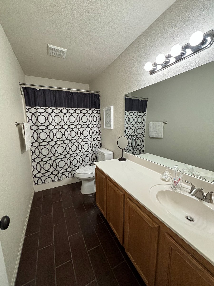 Furnished Finder property 697998_1 photo 18