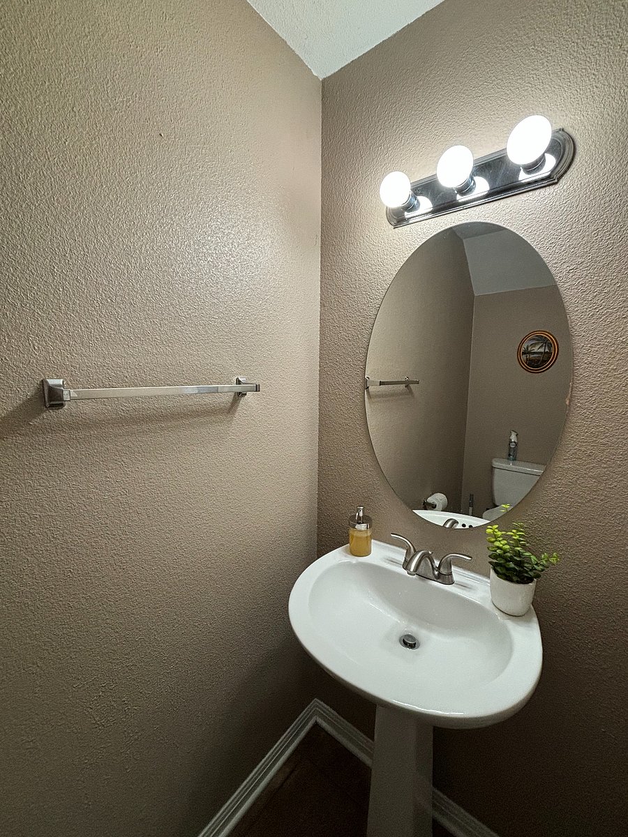 Furnished Finder property 697998_1 photo 10